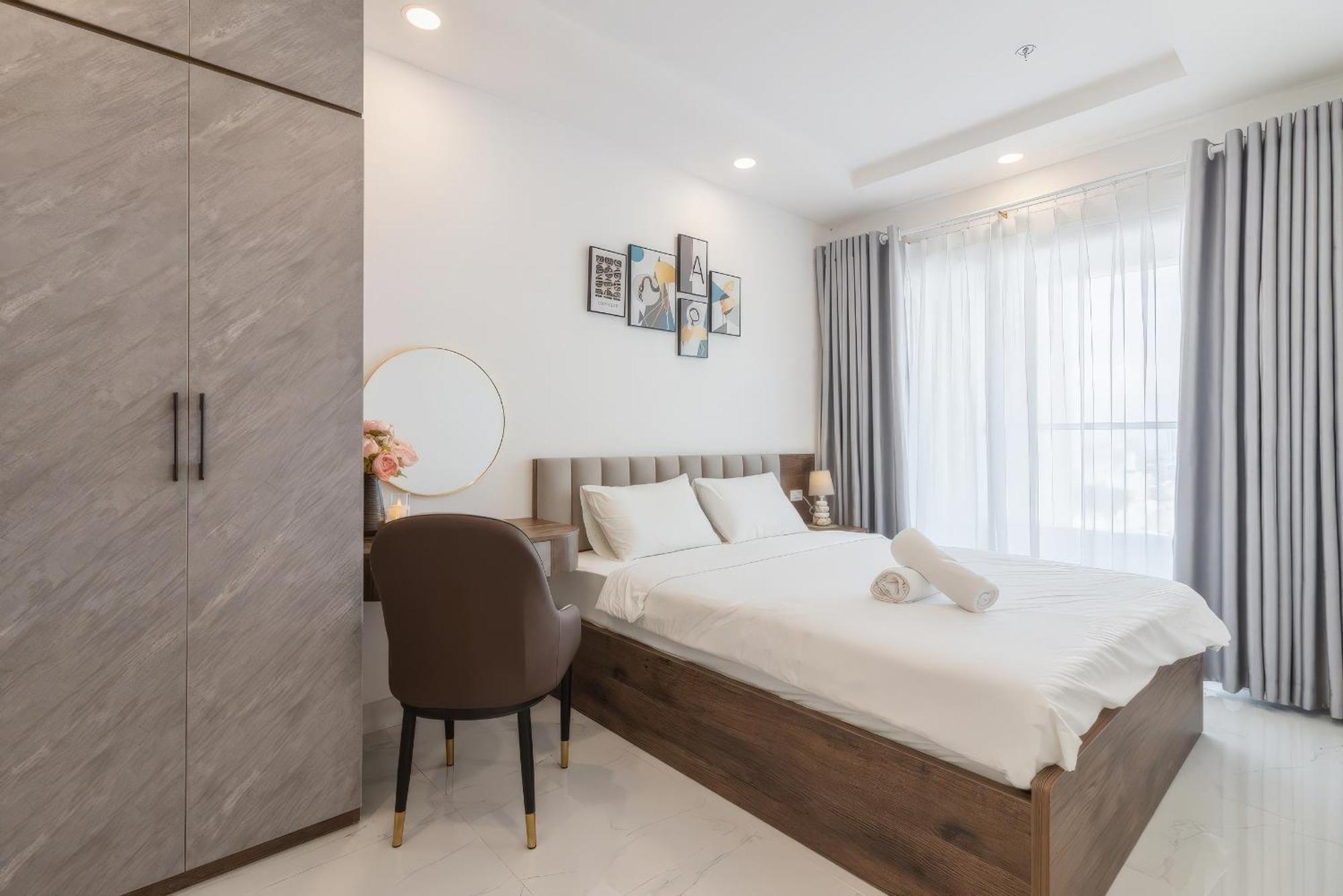 Terra Royal D3 - 1 2 Bedroom At Center * TP. Hồ Chí Minh