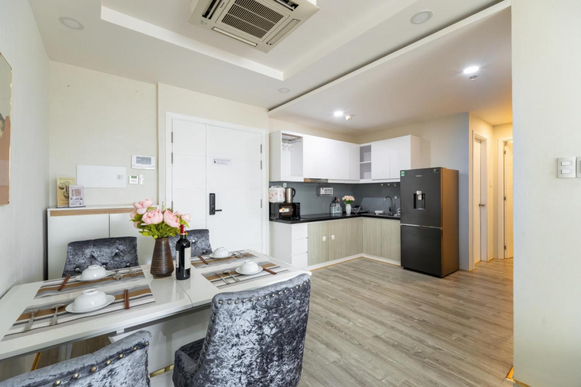 Terra Royal D3 - 1 2 Bedroom At Center *