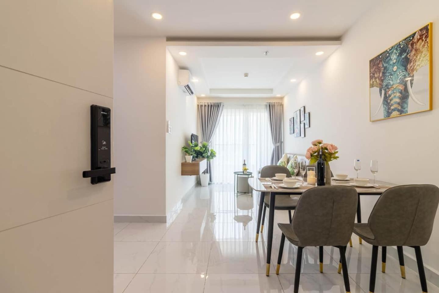 Terra Royal D3 - 1 2 Bedroom At Center *