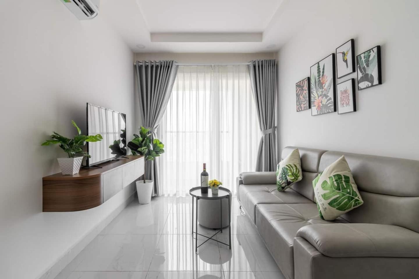 Terra Royal D3 - 1 2 Bedroom At Center * TP. Hồ Chí Minh