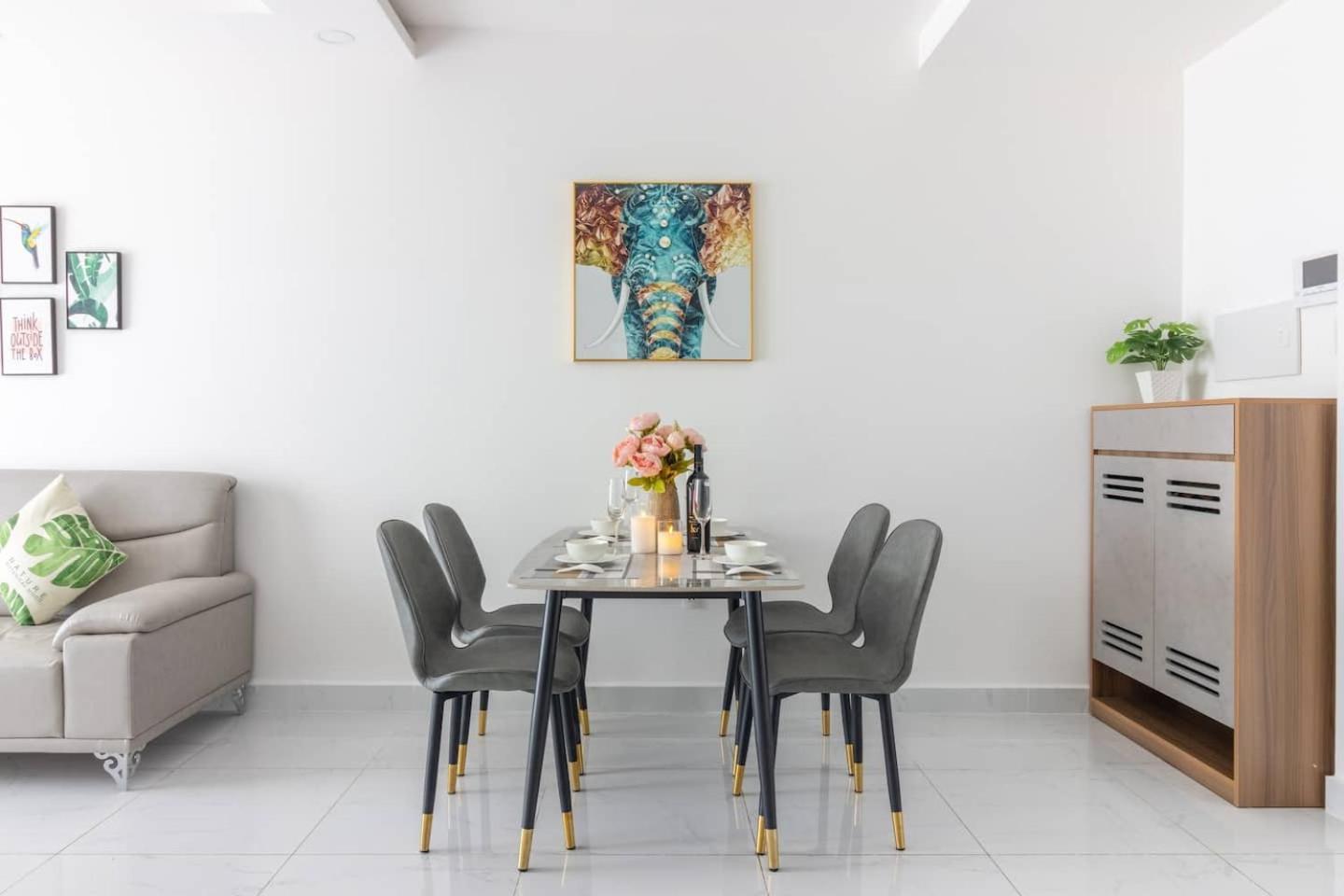 Terra Royal D3 - 1 2 Bedroom At Center Apartment *